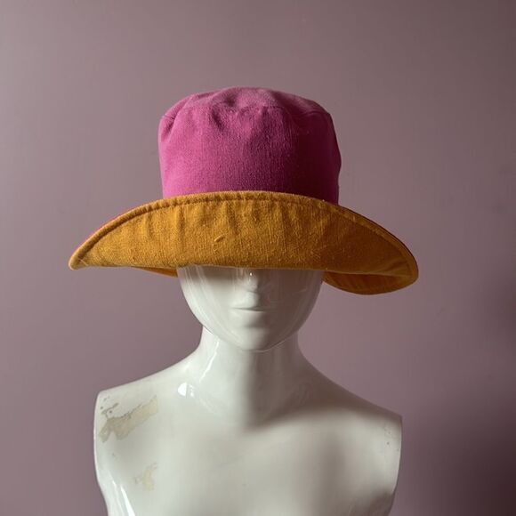 Wallaroo reversible resort wear hat - Picture 2 of 10